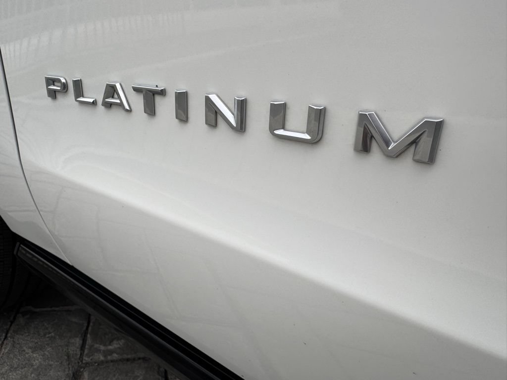 Used 2025 Ford Expedition Platinum w/ Platinum Ultimate Package AWD/4WD image 5