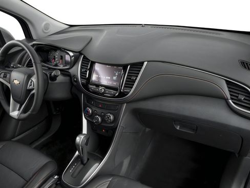 Used 2018 Chevrolet Trax LT w/ Driver Confidence Package FWD image 19