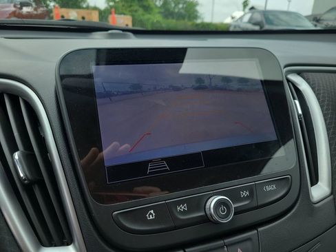 Used 2025 Chevrolet Malibu LS FWD image 19