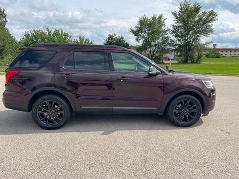 Used 2019 Ford Explorer XLT w/ Equipment Group 202A AWD/4WD image 2