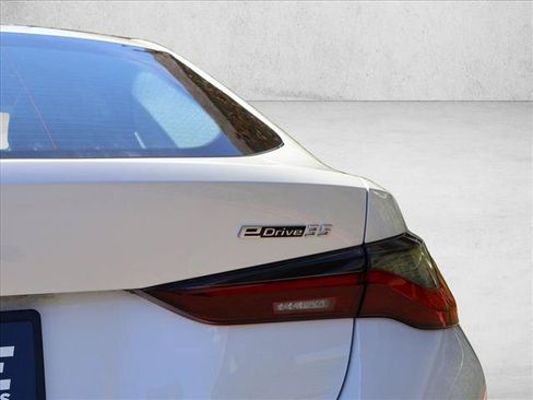 Used 2023 BMW i4 eDrive35 RWD image 8