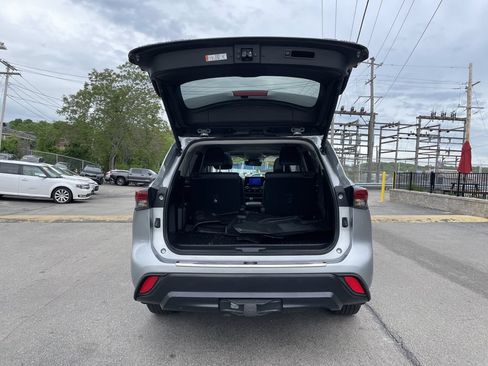 Certified 2025 Toyota Highlander XLE AWD/4WD image 5