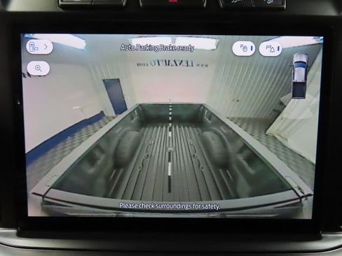 Used 2024 Ford F350 Lariat w/ Black Appearance Package image 19