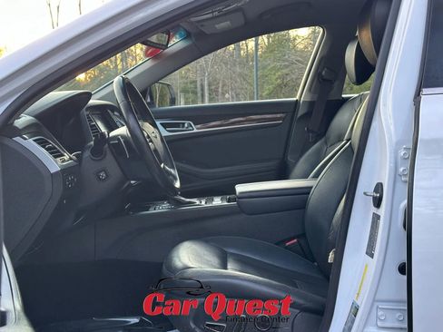Used 2019 Genesis G80 3.8 RWD image 9