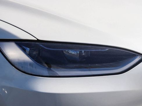 Used 2023 Tesla Model X Plaid image 4