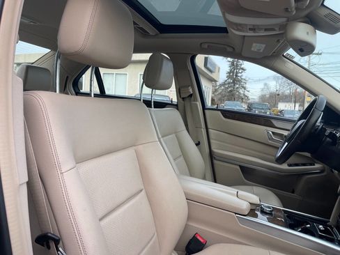 Used 2016 Mercedes-Benz E 350 E 350 4MATIC AWD 4dr Sedan image 30
