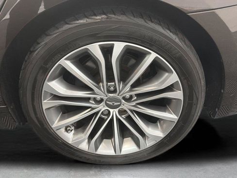 Used 2015 Hyundai Genesis 3.8 AWD/4WD image 24