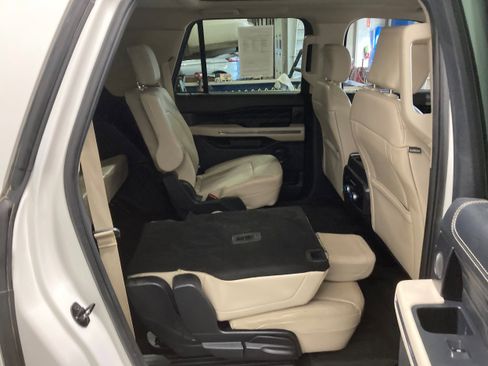 Used 2023 Ford Expedition Max Platinum image 12