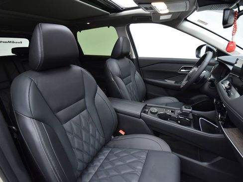 Used 2026 Nissan Rogue Platinum w/ Platinum Premium Package image 21