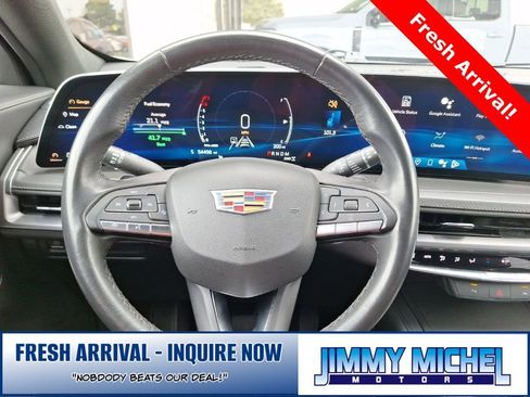 Used 2024 Cadillac XT4 Premium Luxury image 7