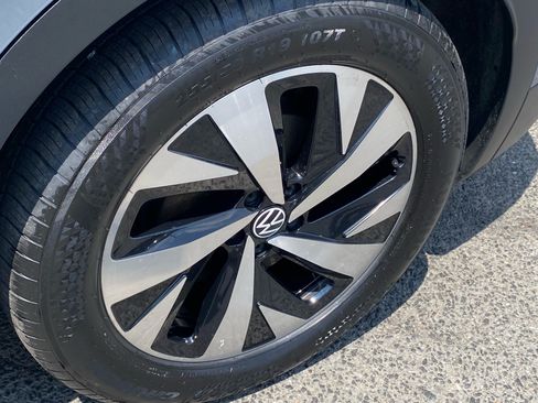 Certified 2023 Volkswagen ID.4 Pro RWD image 19