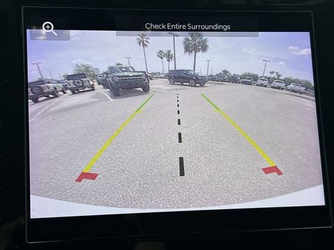 Used 2023 Jeep Grand Cherokee Laredo RWD image 21