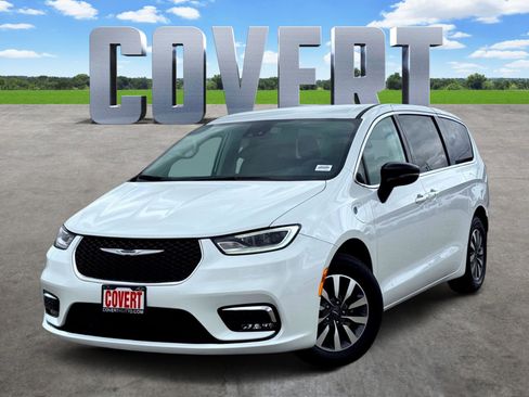 Used 2024 Chrysler Pacifica Limited FWD image 1