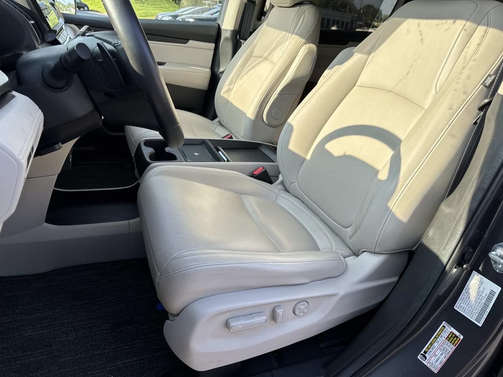 Used 2025 Honda Odyssey EX-L image 32