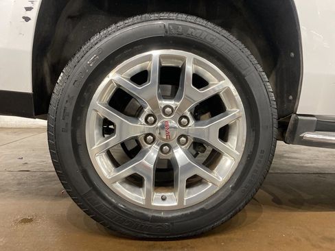 Used 2015 GMC Yukon SLE image 16