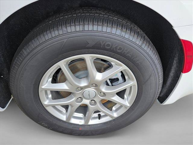 New 2027 Chrysler Pacifica Select FWD image 10