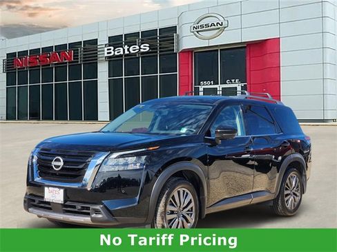 Certified 2025 Nissan Pathfinder SL w/ SL Premium Package image 2