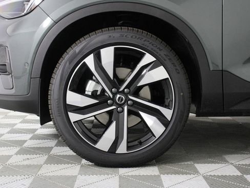 New 2026 Volvo XC40 B5 Plus w/ Climate Package image 13