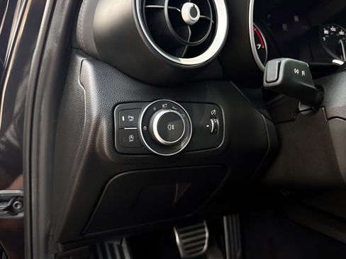 Used 2022 Alfa Romeo Giulia Ti RWD image 15