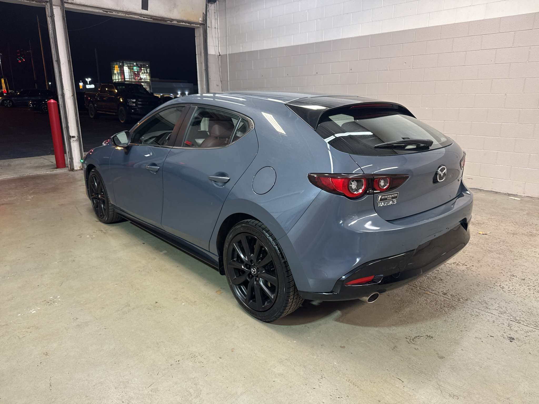 Used 2022 MAZDA MAZDA3 s FWD image 5