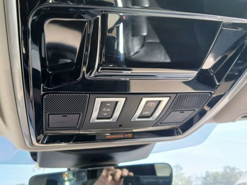 Used 2017 Land Rover Range Rover Sport HSE image 36