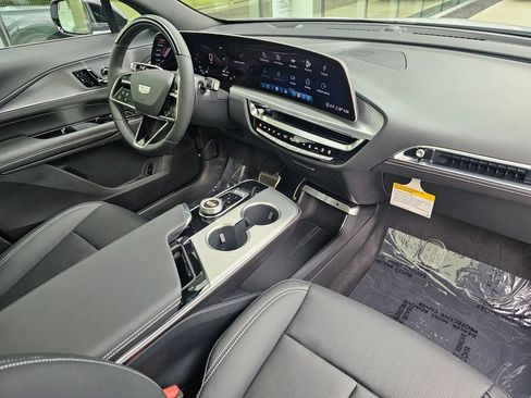New 2027 Cadillac Lyriq Sport AWD/4WD image 10