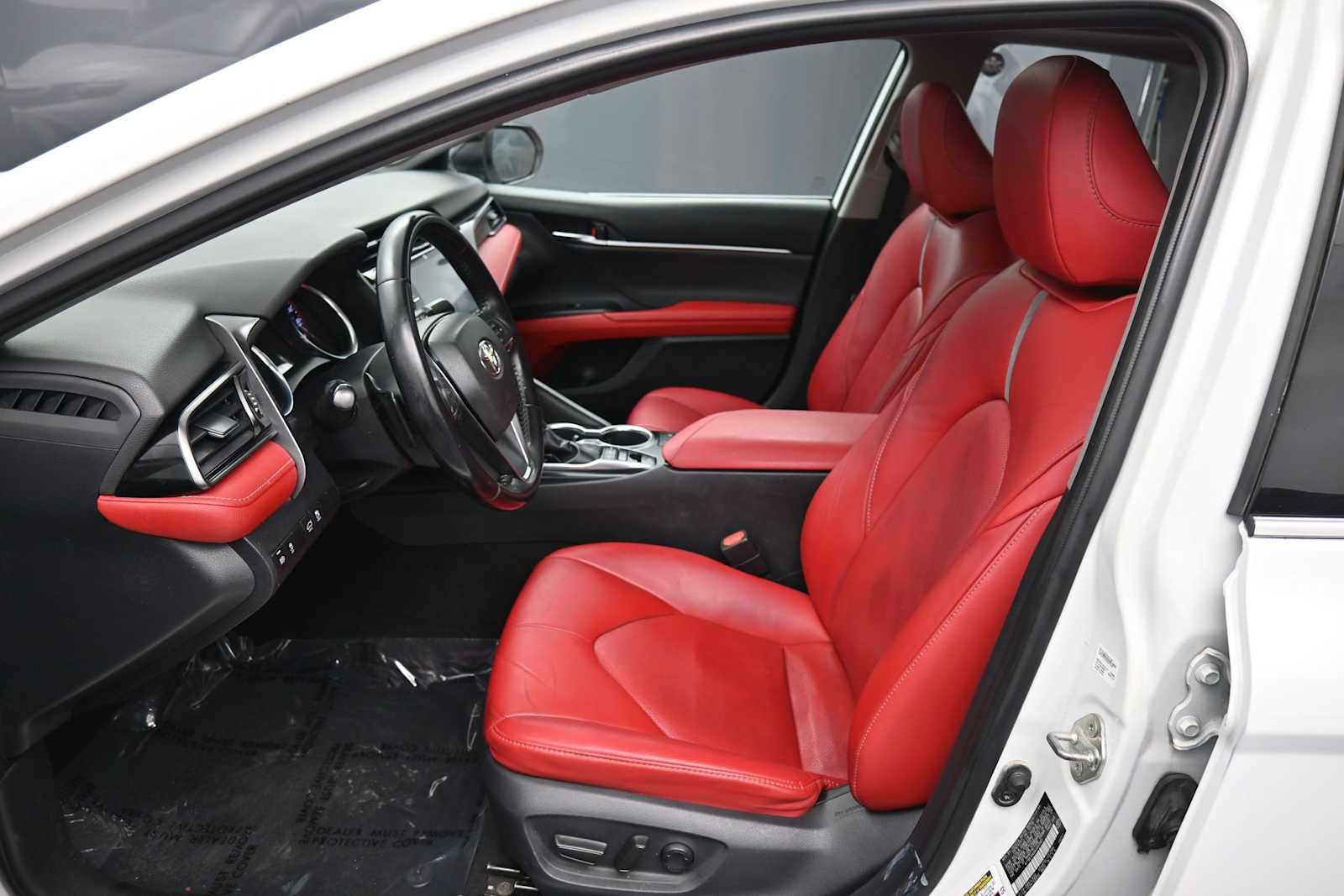 Certified 2019 Toyota Camry XSE w/ Navigation Package FWD image 18