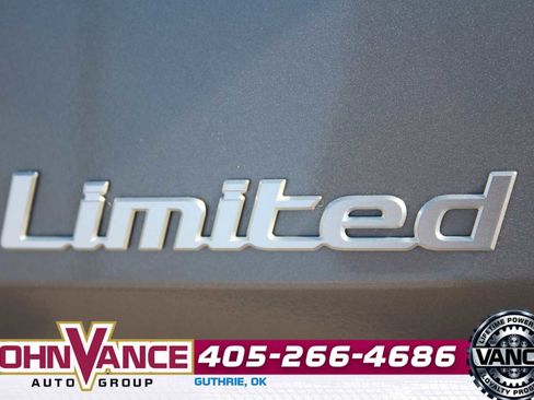 Used 2024 Hyundai Elantra Limited image 8