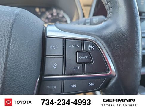Used 2021 Toyota Highlander XSE AWD/4WD image 23