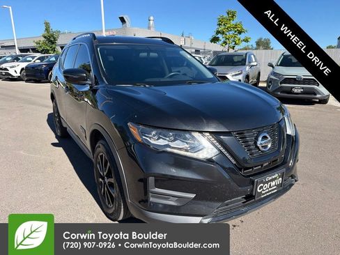 Used 2017 Nissan Rogue SV AWD/4WD image 1