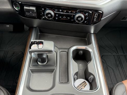 Used 2025 Chevrolet Silverado 1500 High Country image 18