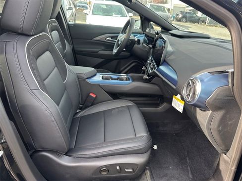 New 2026 Chevrolet Equinox EV LT image 23