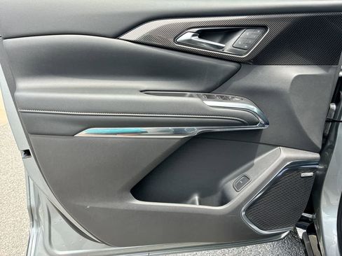 Used 2025 Chevrolet Traverse High Country w/ LPO, Floor Liner Package FWD image 22