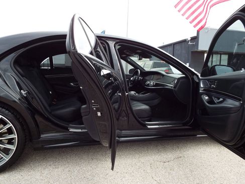 Used 2015 Mercedes-Benz S 550 Sedan w/ Sport Package image 27