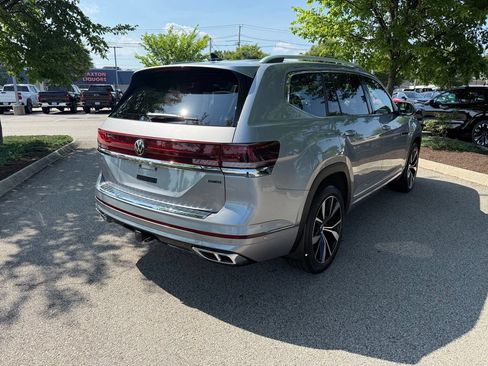 Used 2024 Volkswagen Atlas SEL Premium R-Line AWD/4WD image 5