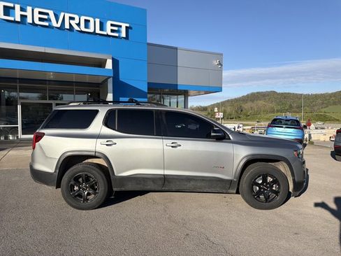 Used 2023 GMC Acadia AT4 w/ Preferred Package AWD/4WD image 3