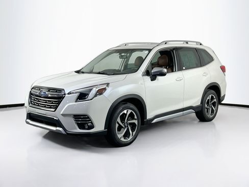 Used 2022 Subaru Forester Touring image 1