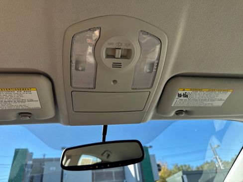 Used 2014 Toyota Prius Four image 40