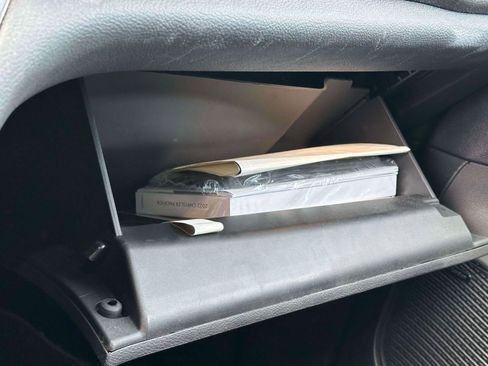 Used 2022 Chrysler Pacifica Limited w/ S Appearance Package image 29