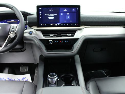 New 2026 Ford Explorer Active image 19