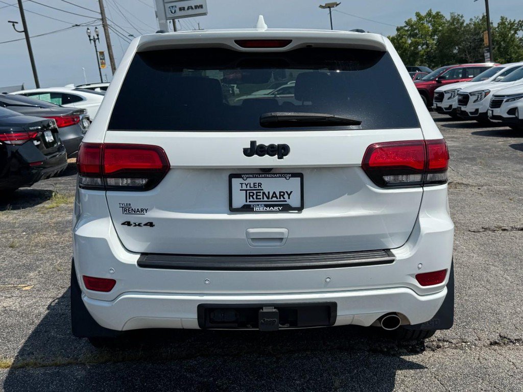 Used 2020 Jeep Grand Cherokee Altitude AWD/4WD image 4
