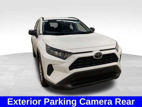 Used 2019 Toyota RAV4 LE w/ Carpet Mat Package AWD/4WD image 6