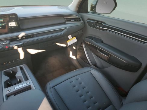 New 2026 Kia EV9 Wind image 12