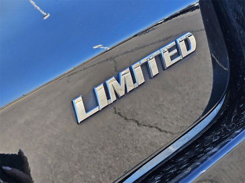 Used 2017 Toyota Highlander Limited Platinum image 10