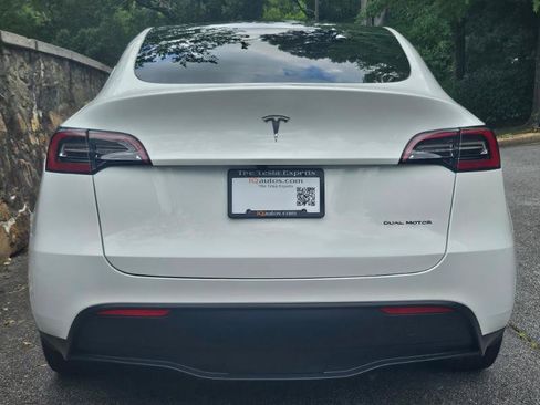 Used 2023 Tesla Model Y Long Range AWD/4WD image 9