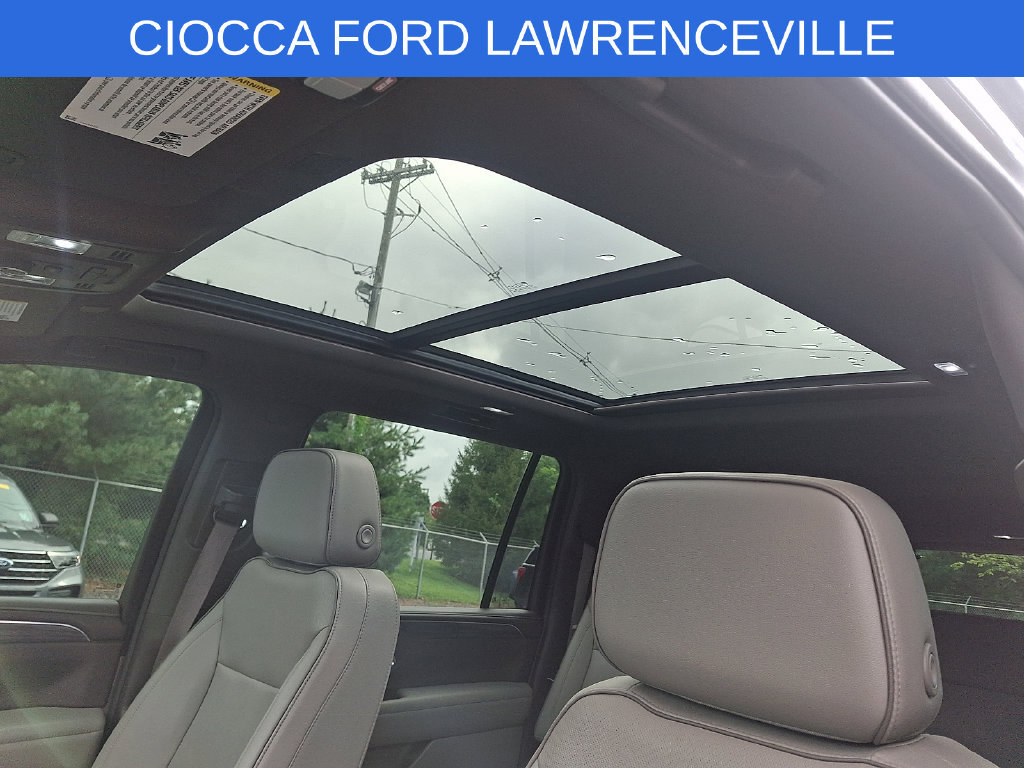Used 2023 GMC Yukon XL SLT AWD/4WD image 17