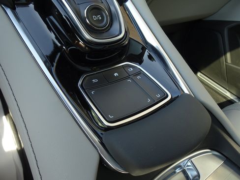 Used 2024 Acura RDX SH-AWD w/ Technology Package image 17
