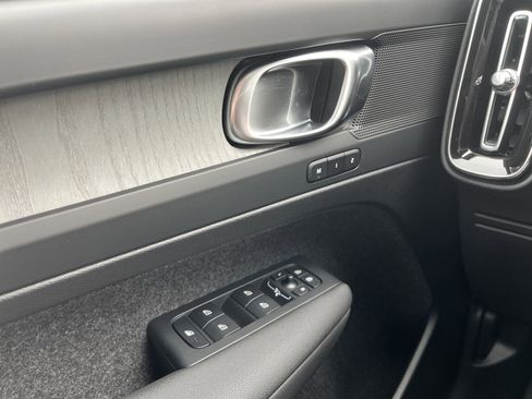 New 2025 Volvo XC40 B5 Core w/ Protection Package Premier image 22