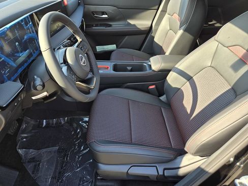 New 2026 Nissan Kicks SR w/ Cold Weather Package FWD image 11