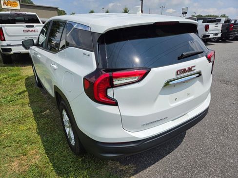 Used 2024 GMC Terrain SLE FWD image 7
